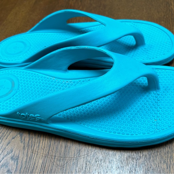 Turquoise TOTES women’s Ara Everwear w/pebblebase sole FlipFlop. Sz 7. V G cond. - Picture 2 of 2